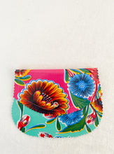 Load image into Gallery viewer, Oilcloth wallets
