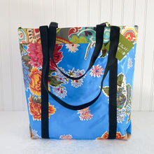 Load image into Gallery viewer, Market bag in turquoise oilcloth
